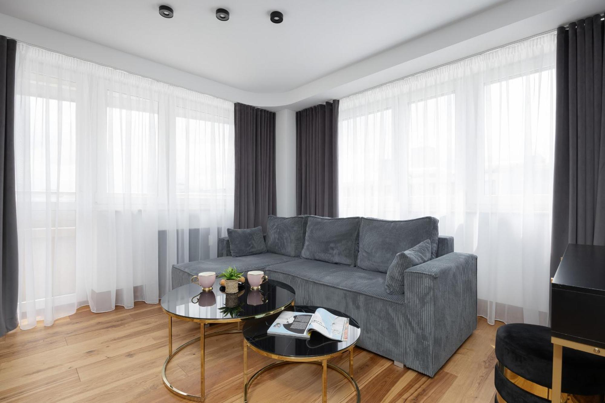 Center Elegant With View By Renters Warszawa