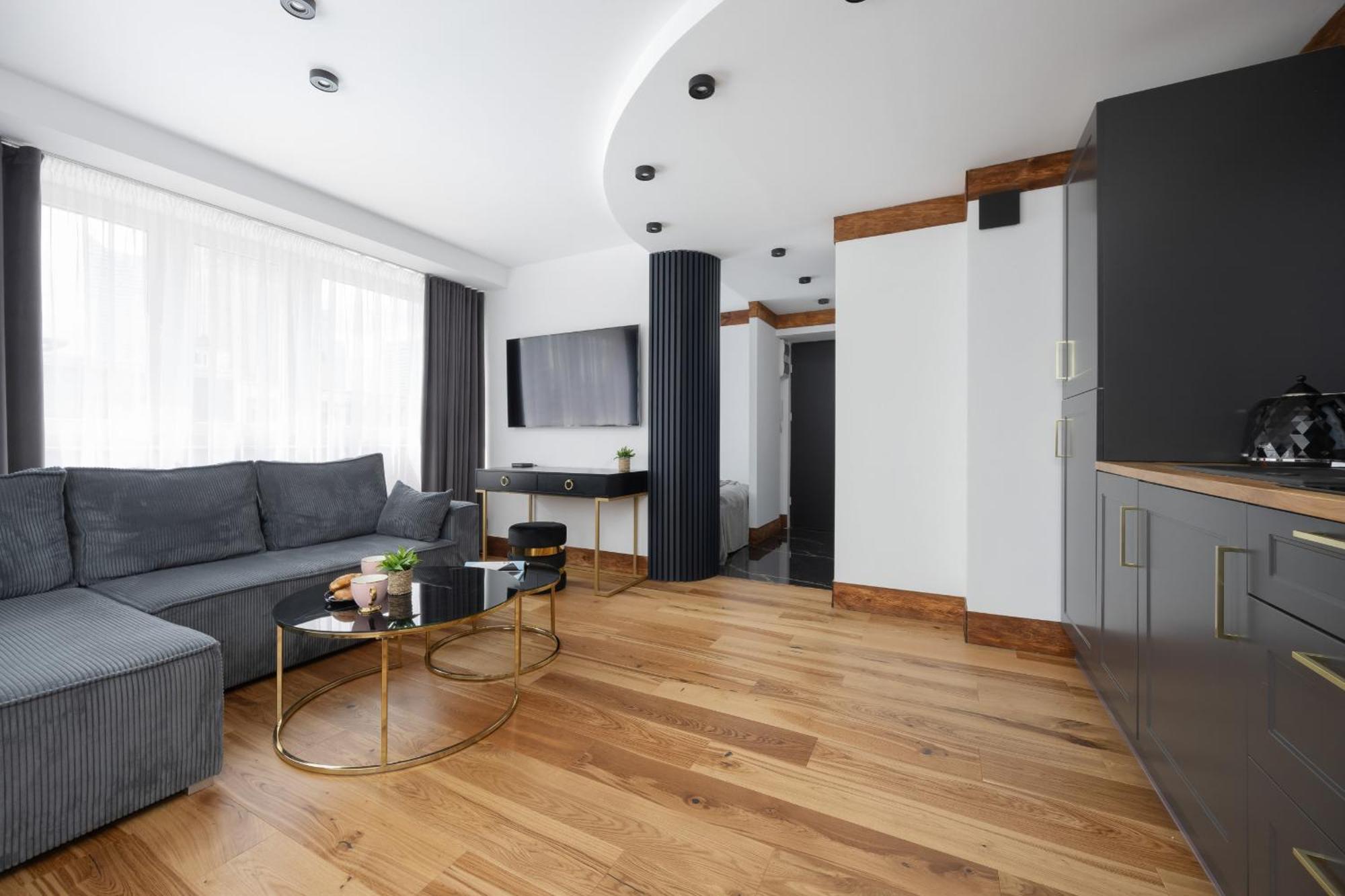 Center Elegant With View By Renters Apartament